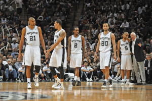 Kawhi Leonard dan LaMarcus Aldridge Mengantarkan Spurs Gebuk Hornets