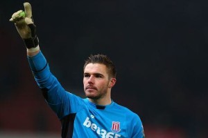 Antisipasi De Gea Hengkang, MU Incar Kiper Stoke City