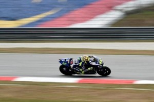 Karena Lintasan Lembab, Uji Coba Sesi Ke Tiga MotoGP Sempat Ditunda