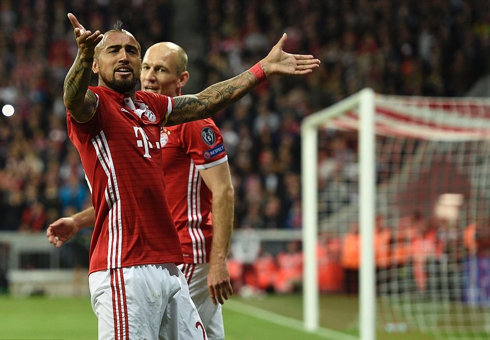 Selebrasi Gol Arturo Vidal - Bayern Munchen