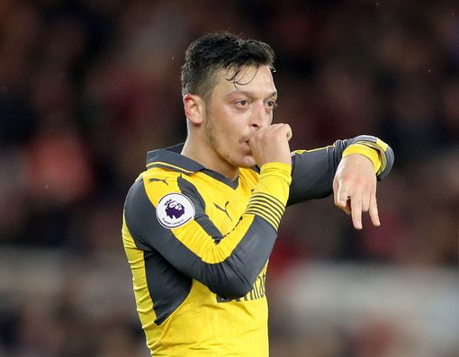 Selebrasi Gol Mesut Ozil - Arsenal
