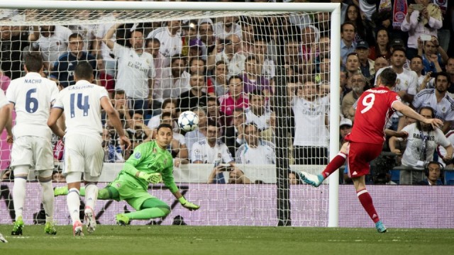 Penalti Robert Lewandowski - Bayern Munchen